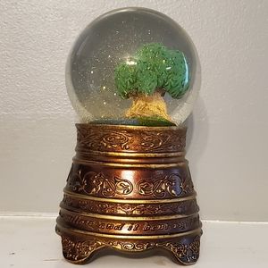 Taylor Swift Willow Snow Globe